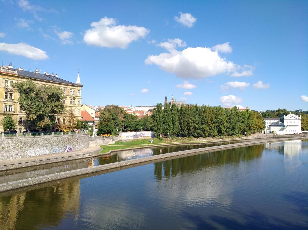 Modern Apartment Všehrdova Praag Buitenkant foto