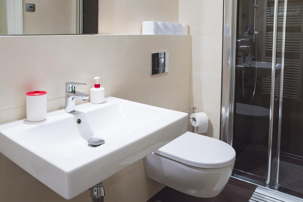 Modern Apartment Všehrdova Praag Buitenkant foto